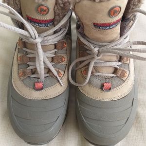 Merrell air cushion hiking boots, womens 7.5